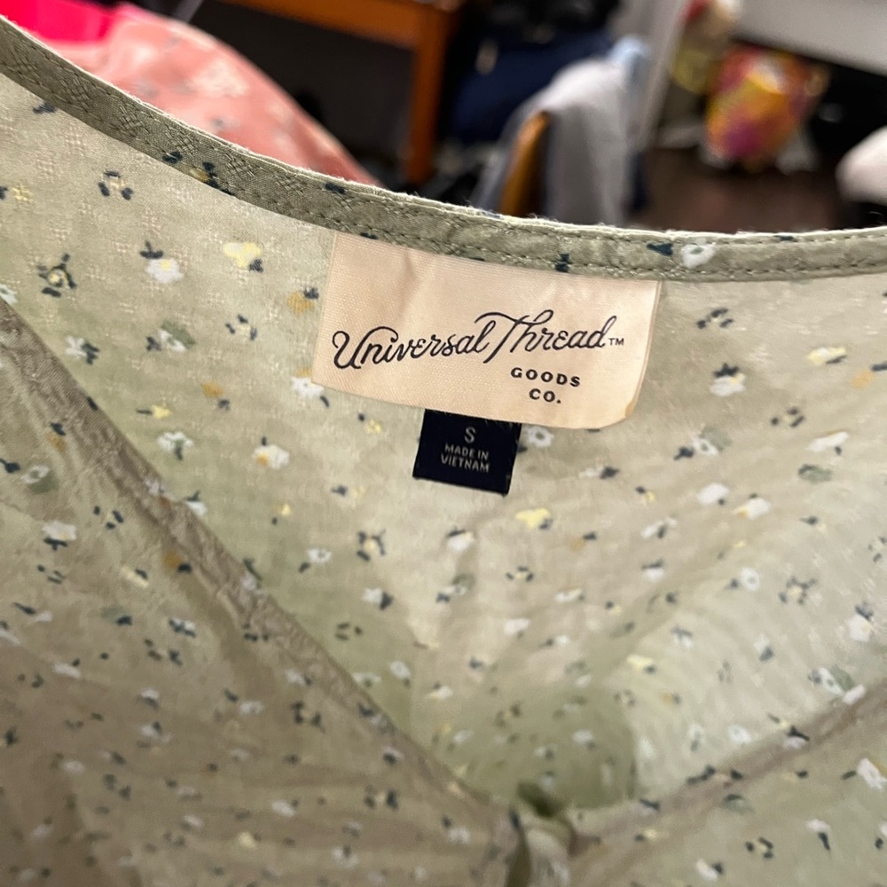 Light Green Button-Down Dress - Picture 3 of 3